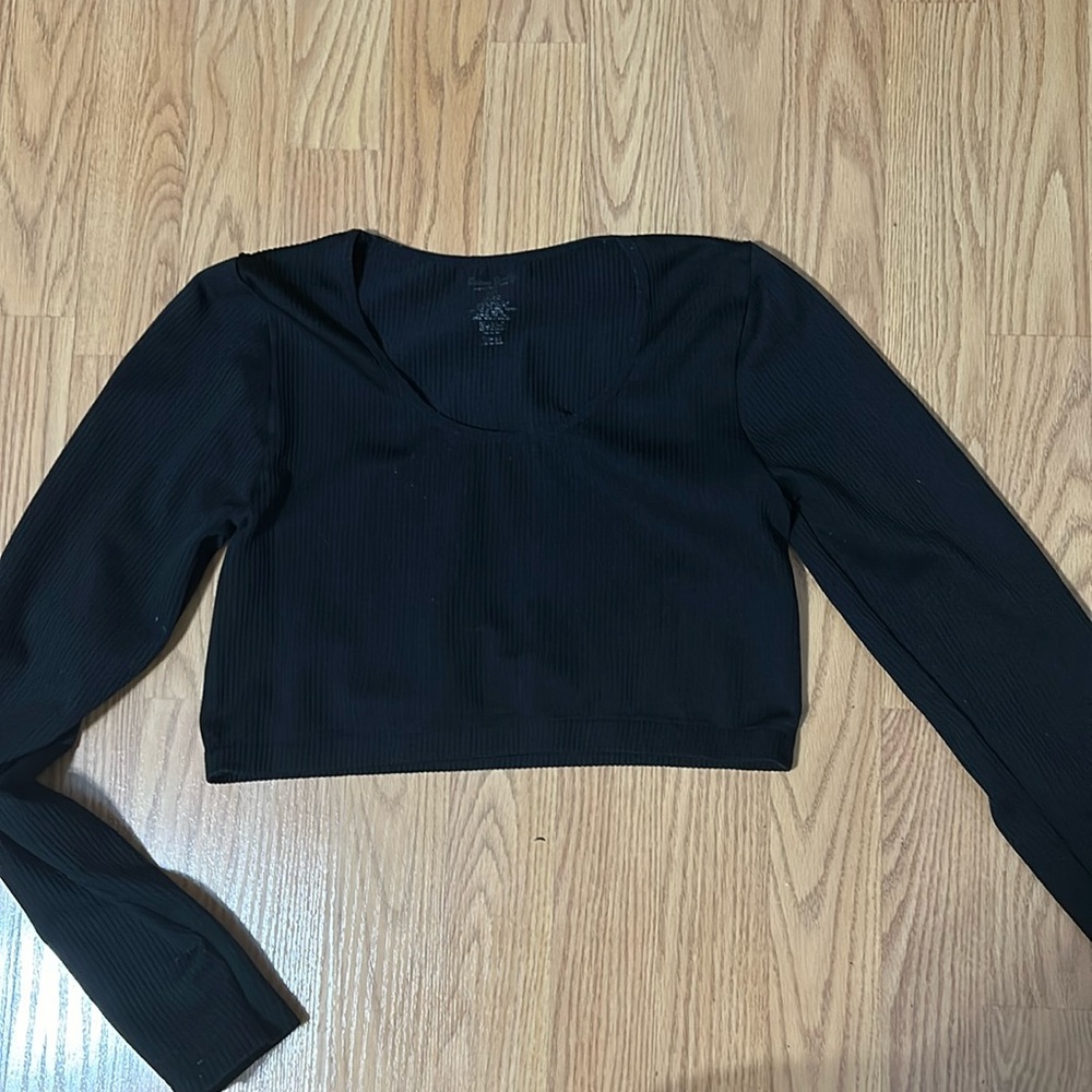 Crop top black long sleeve
